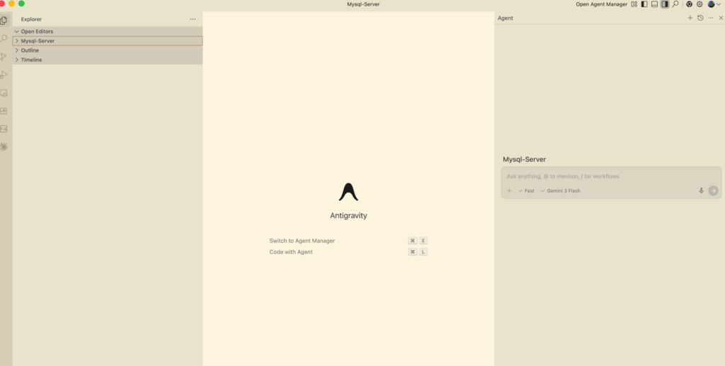 Captura de pantalla de la interfaz de inicio de Google Antigravity mostrando la pantalla de configuración de "Review-driven development"]